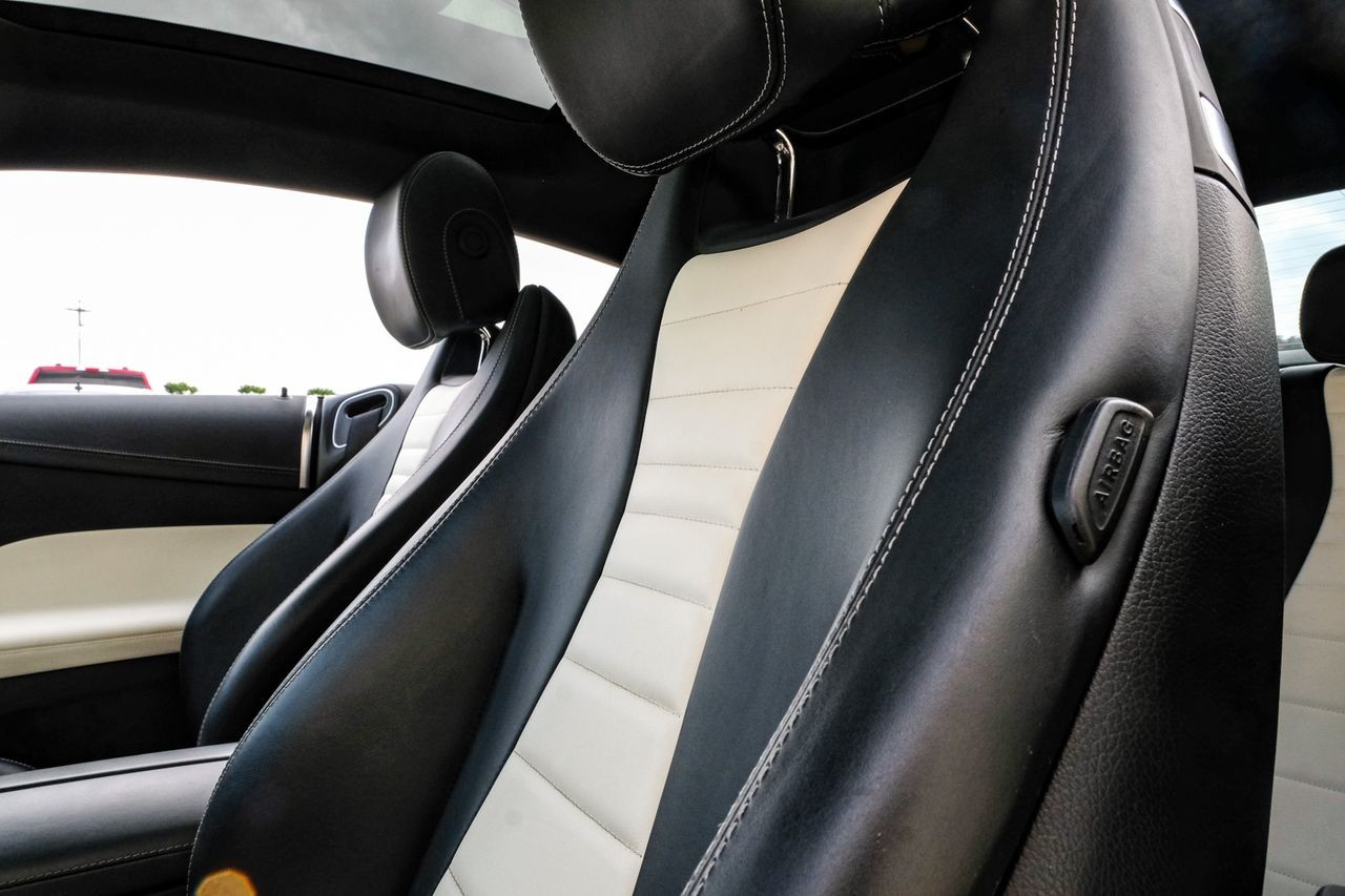 Mercedes-Benz E 450 Vehicle Main Gallery Image 36