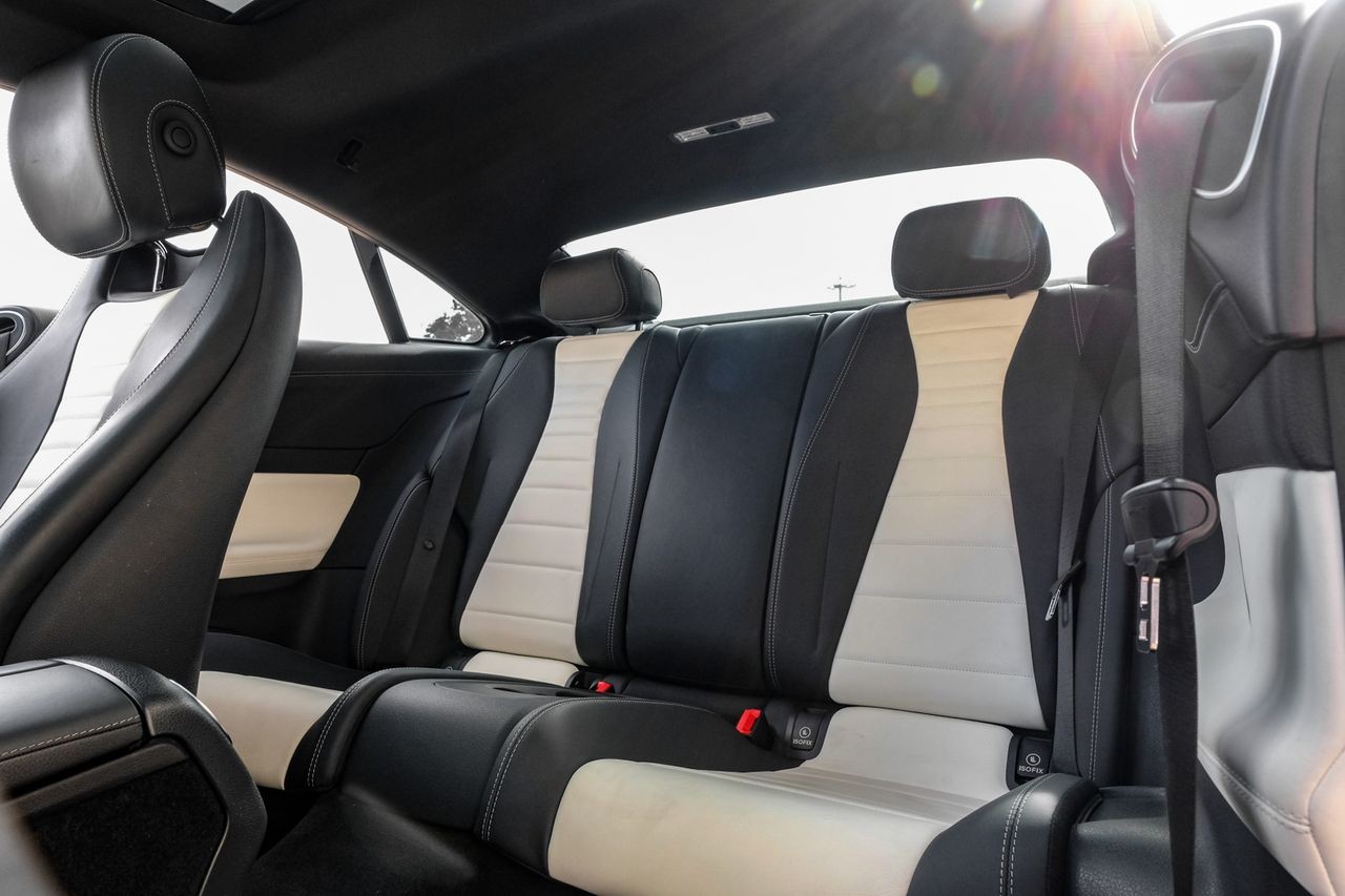 Mercedes-Benz E 450 Vehicle Main Gallery Image 39