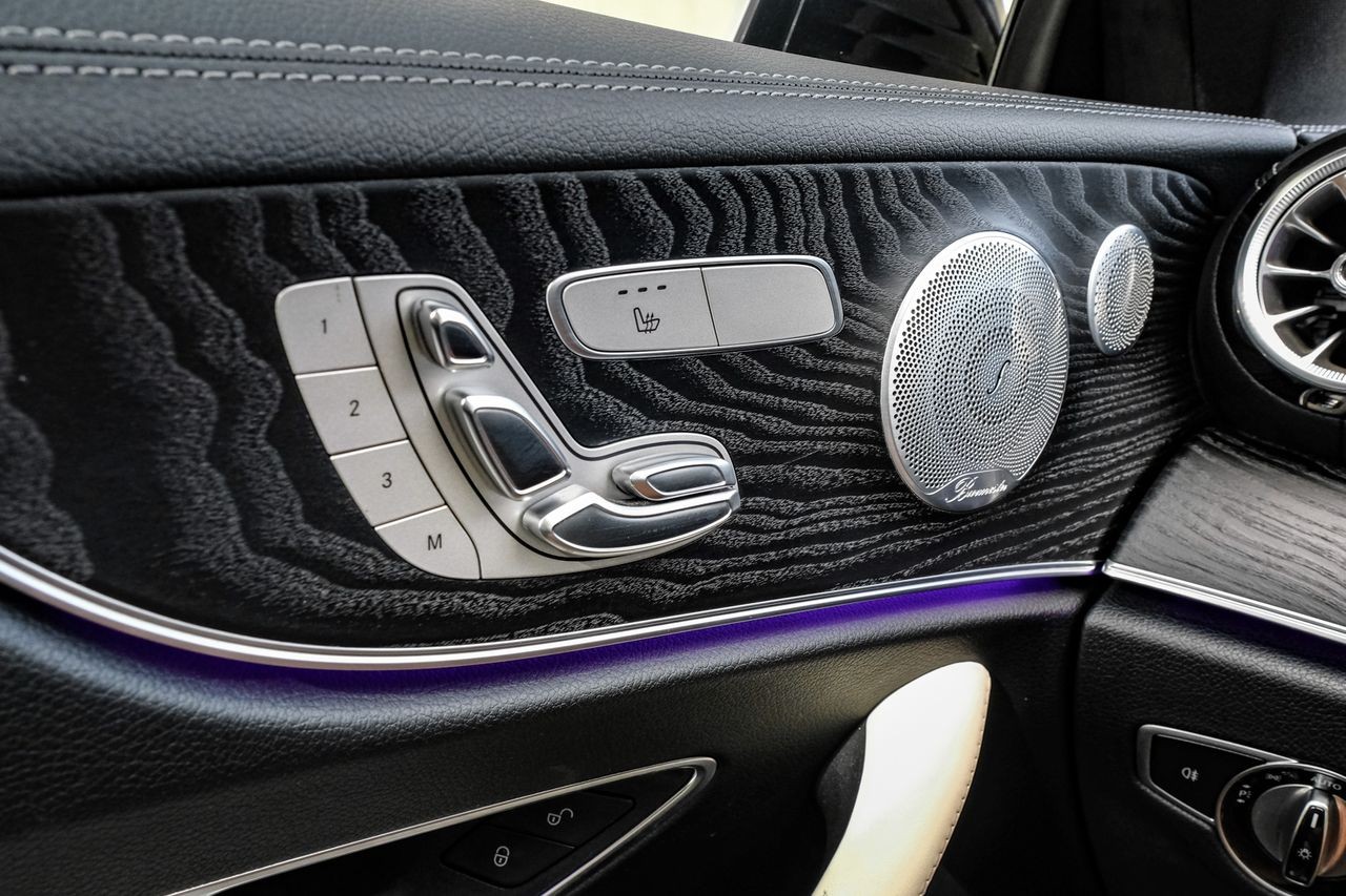 Mercedes-Benz E 450 Vehicle Main Gallery Image 44