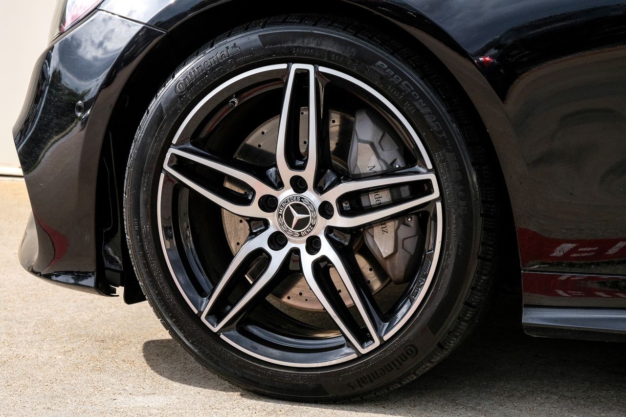 Mercedes-Benz E 450 Vehicle Main Gallery Image 54