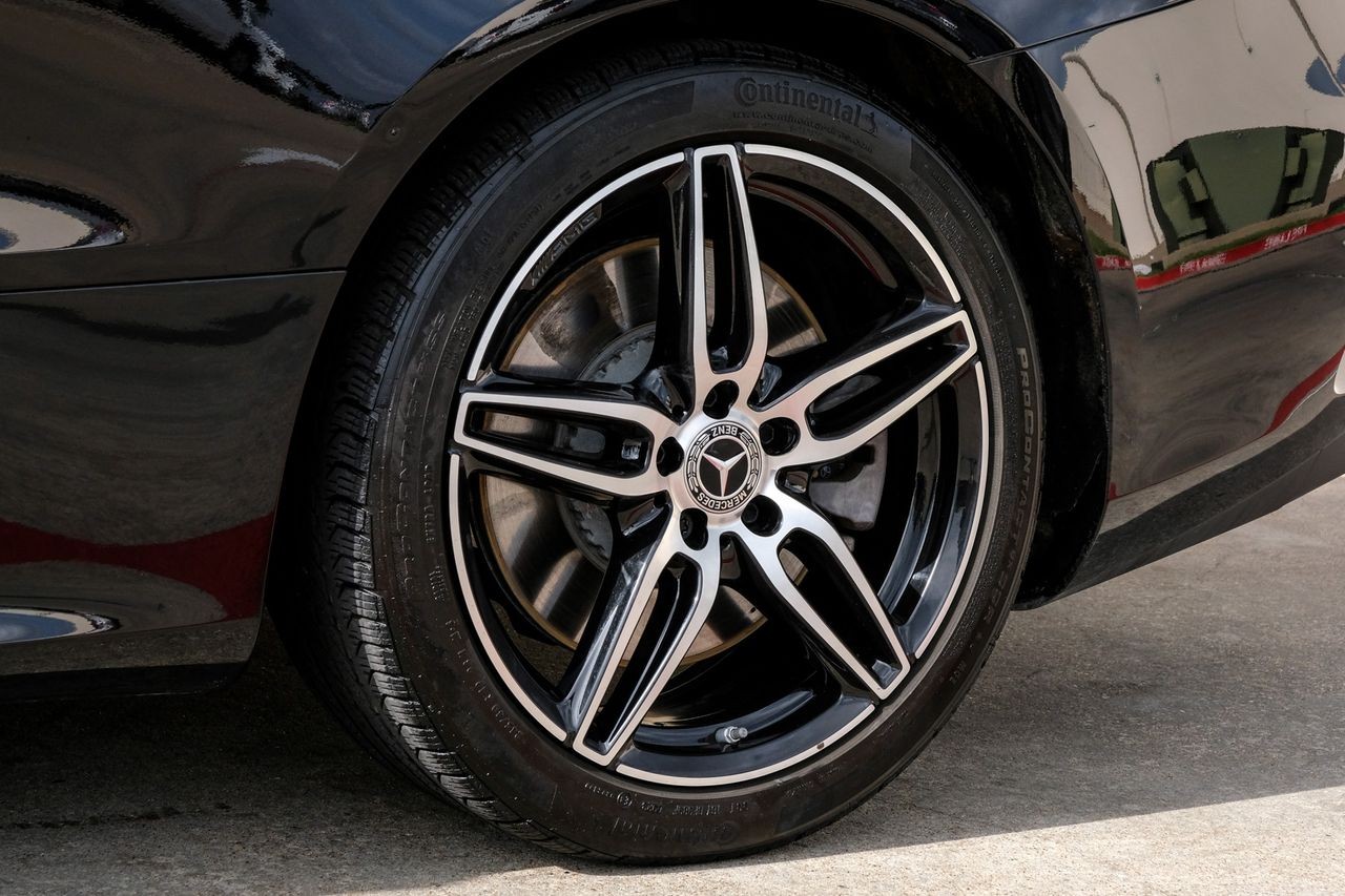 Mercedes-Benz E 450 Vehicle Main Gallery Image 55