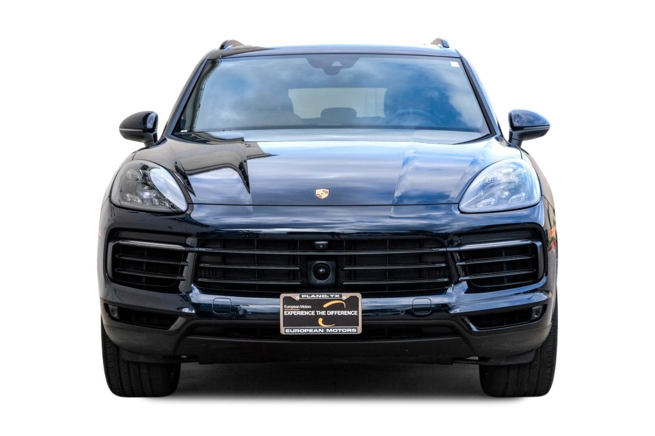 Porsche Cayenne Vehicle Main Gallery Image 06