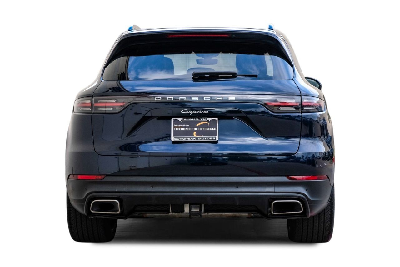 Porsche Cayenne Vehicle Main Gallery Image 10