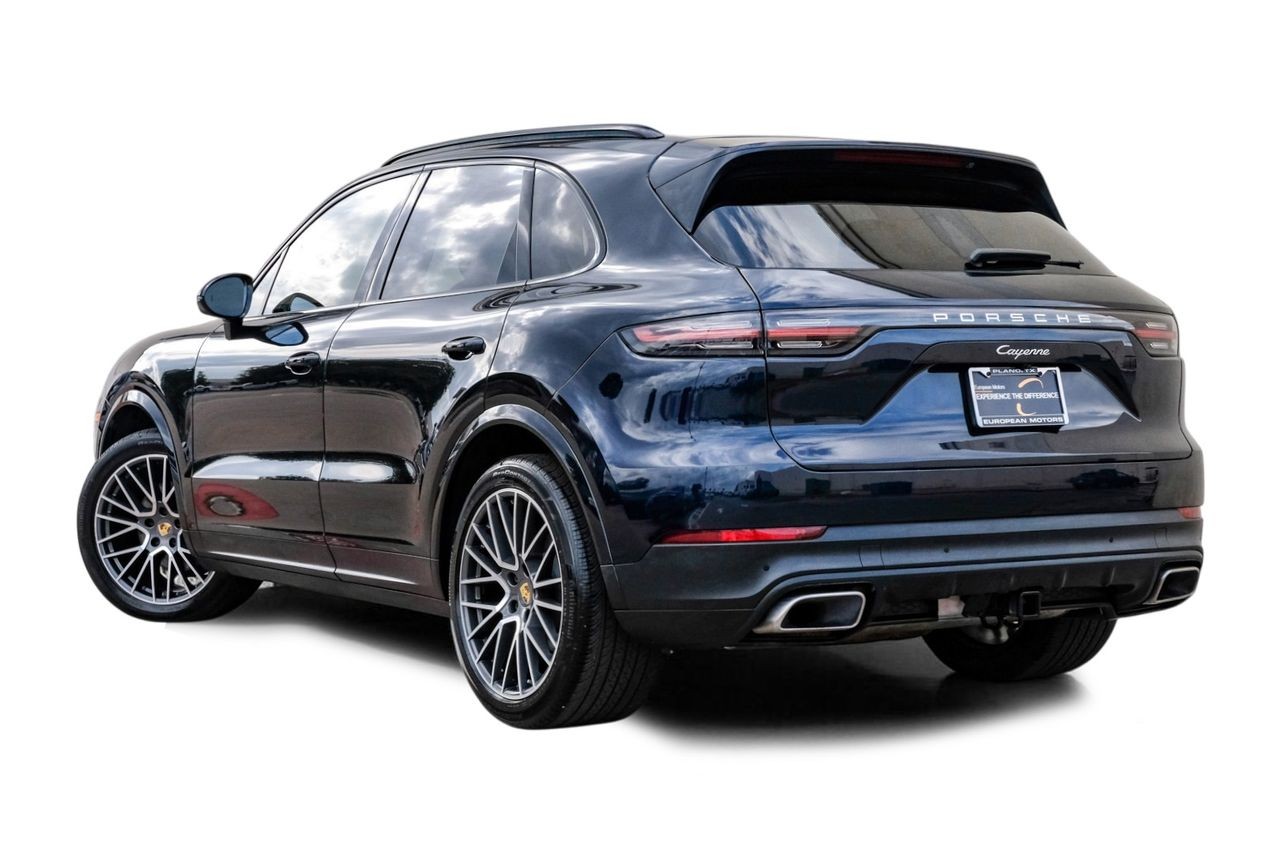 Porsche Cayenne Vehicle Main Gallery Image 11