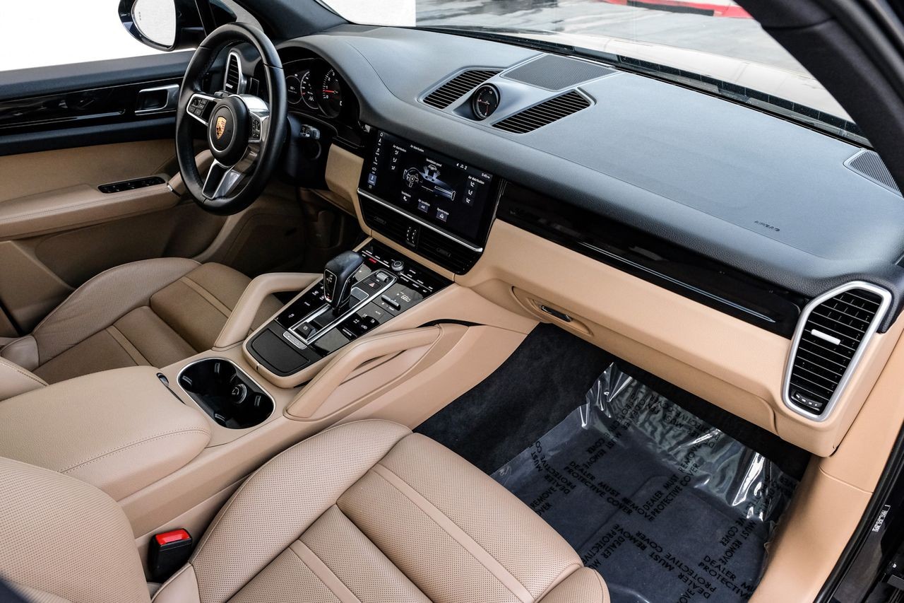 Porsche Cayenne Vehicle Main Gallery Image 13