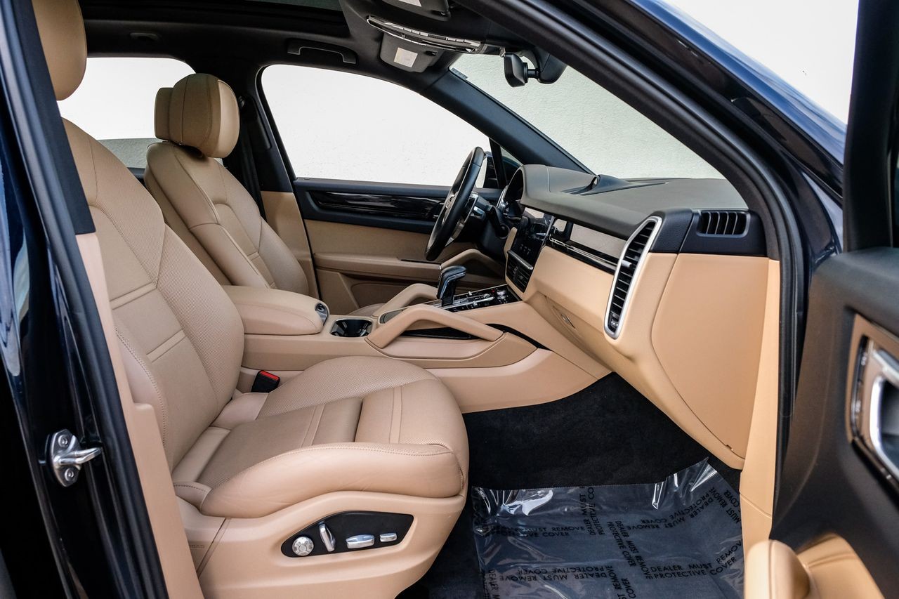 Porsche Cayenne Vehicle Main Gallery Image 40