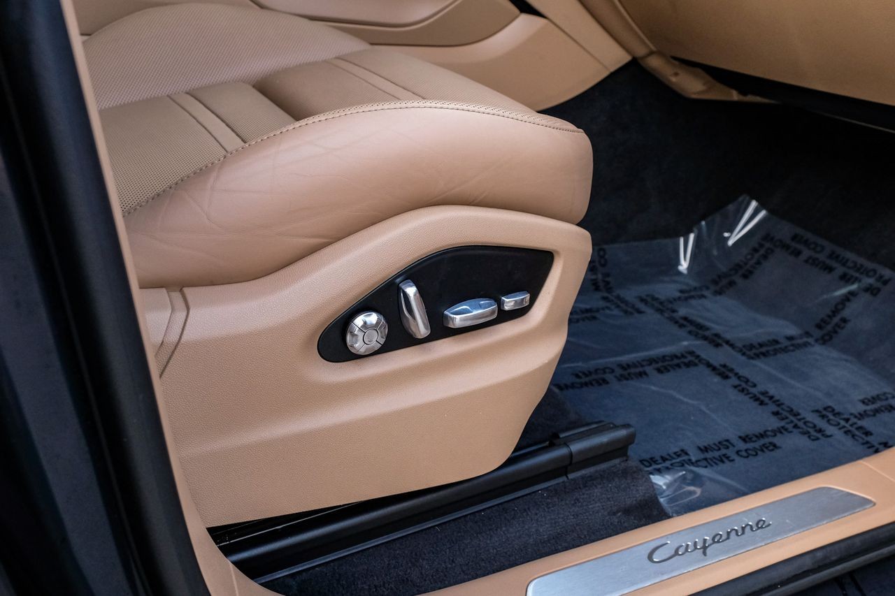 Porsche Cayenne Vehicle Main Gallery Image 42