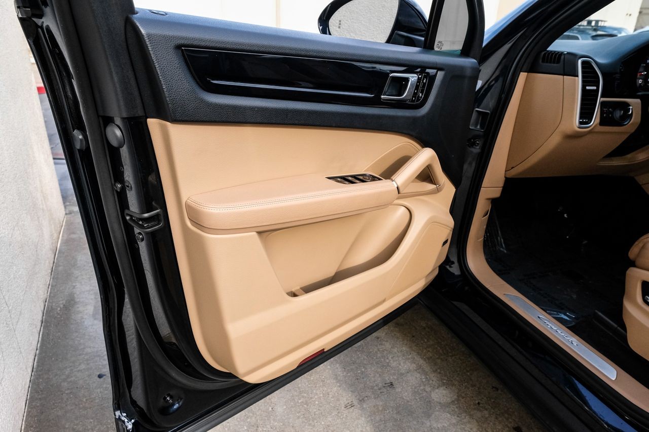 Porsche Cayenne Vehicle Main Gallery Image 49
