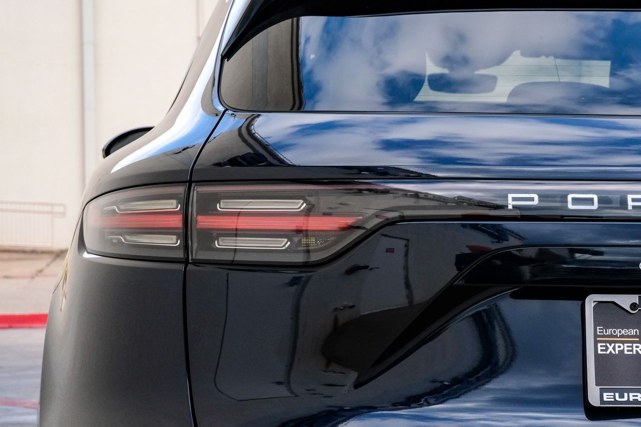 Porsche Cayenne Vehicle Main Gallery Image 55