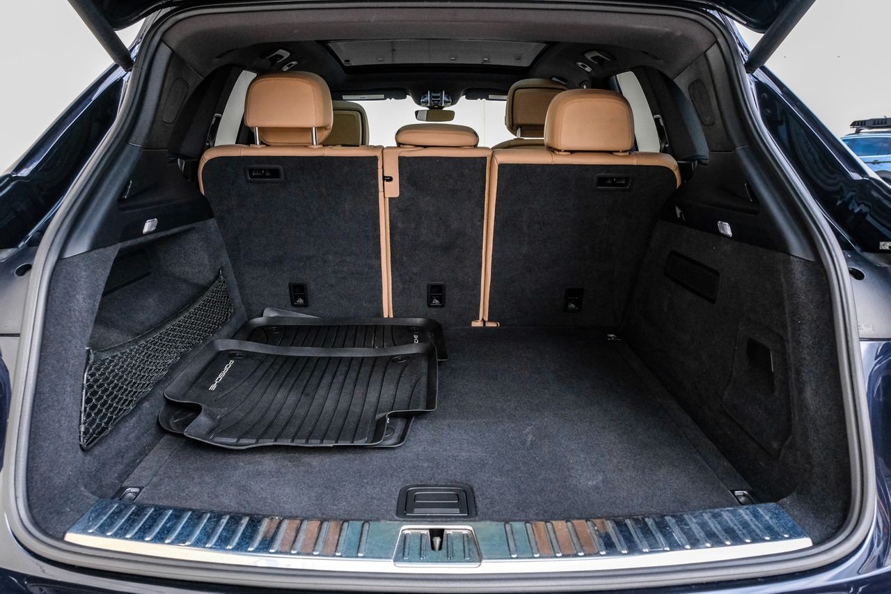 Porsche Cayenne Vehicle Main Gallery Image 57