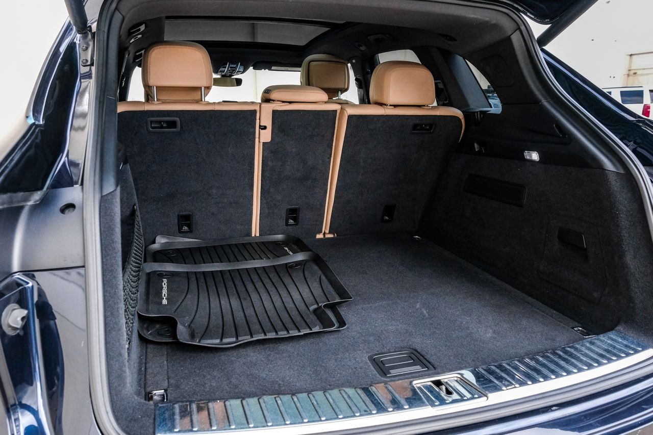 Porsche Cayenne Vehicle Main Gallery Image 58