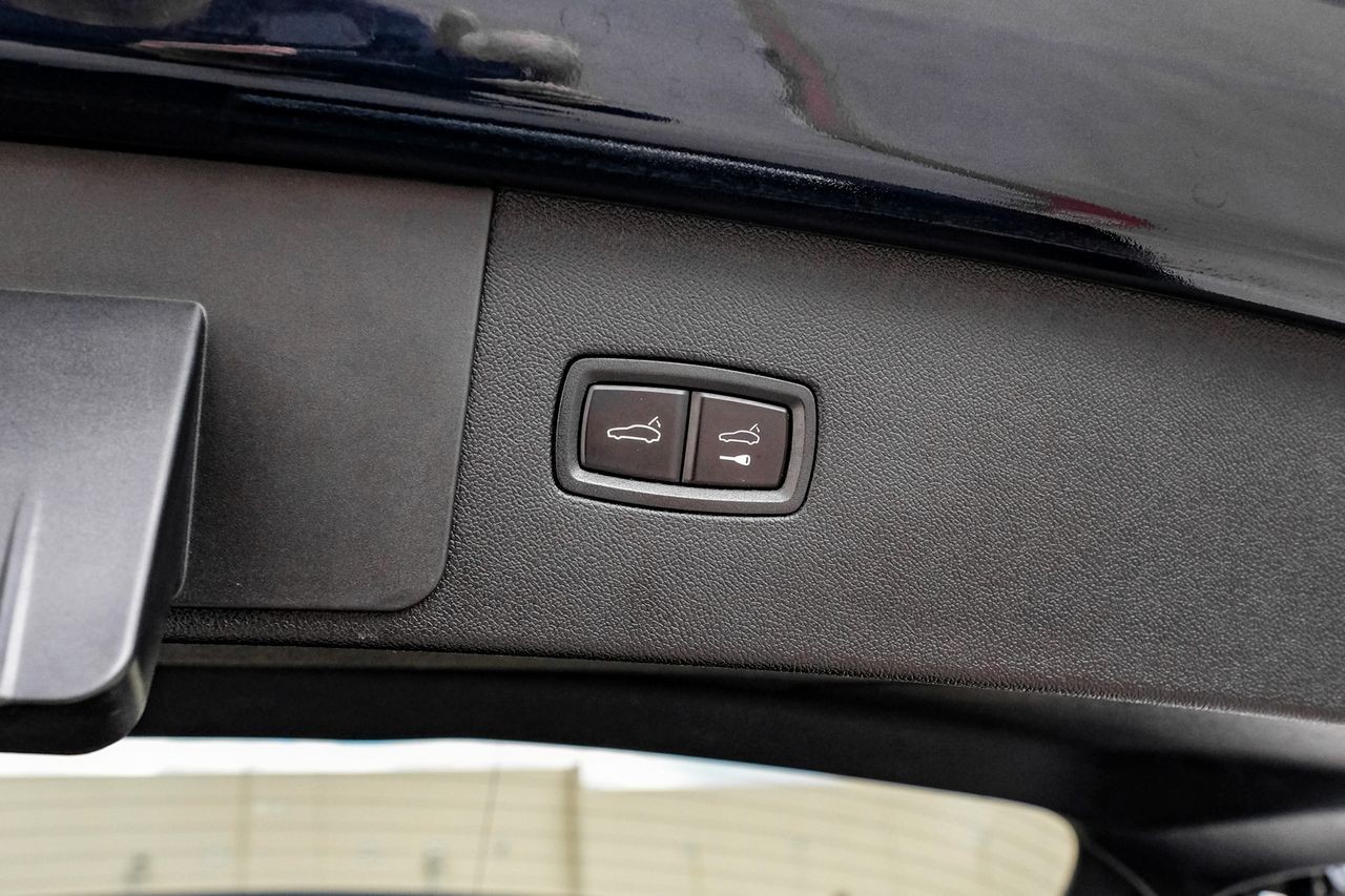 Porsche Cayenne Vehicle Main Gallery Image 59