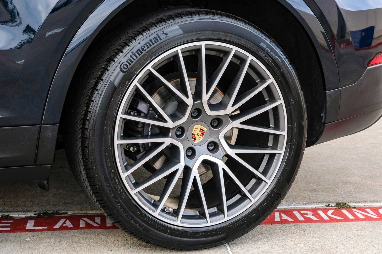 Porsche Cayenne Vehicle Main Gallery Image 63