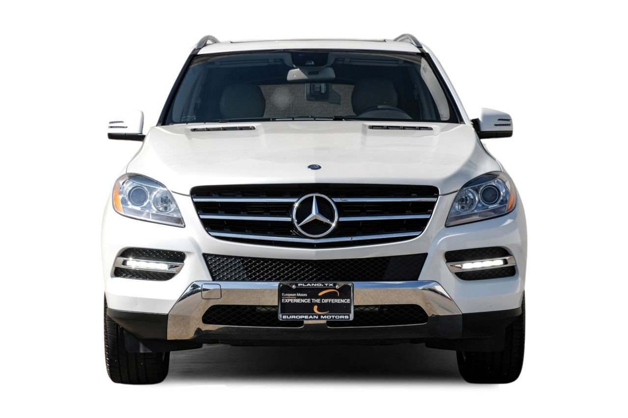 Mercedes-Benz M-Class Vehicle Main Gallery Image 06