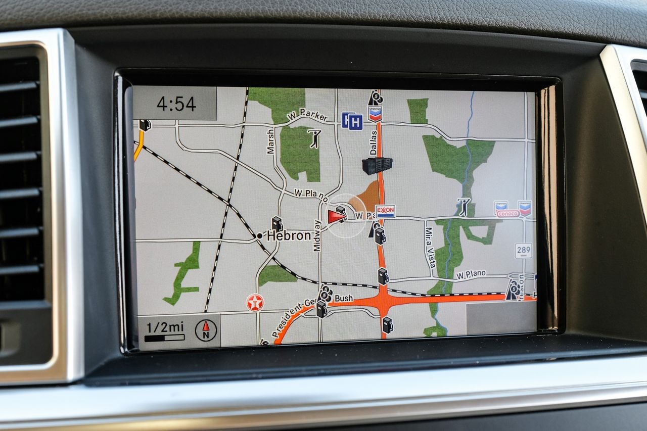 Mercedes-Benz M-Class Vehicle Main Gallery Image 20