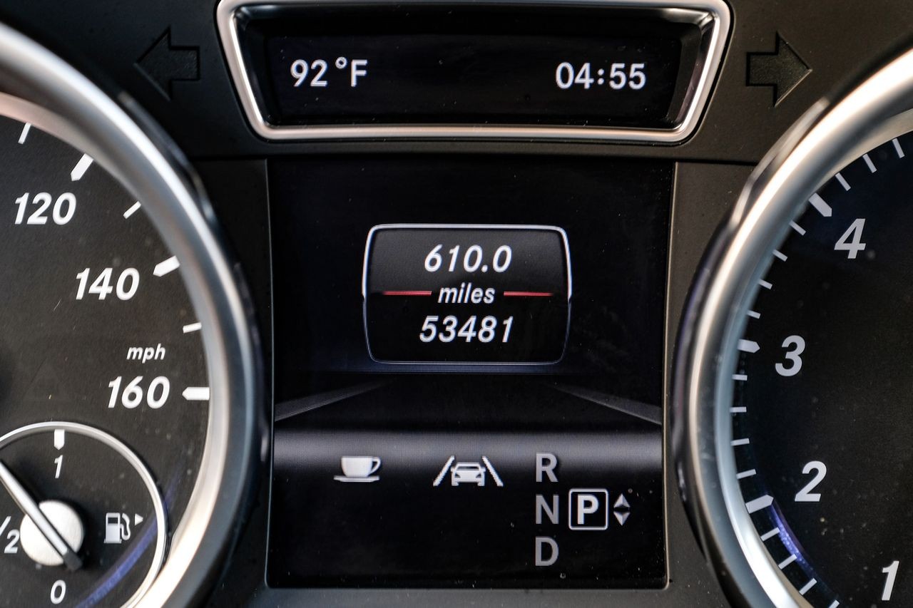 Mercedes-Benz M-Class Vehicle Main Gallery Image 29