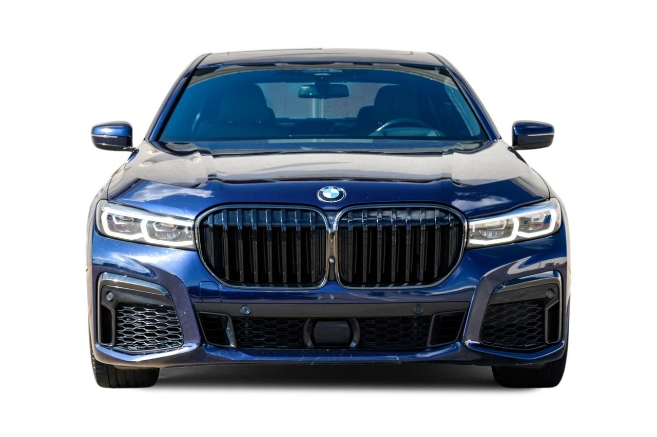 BMW 7 Series Vehicle Main Gallery Image 06