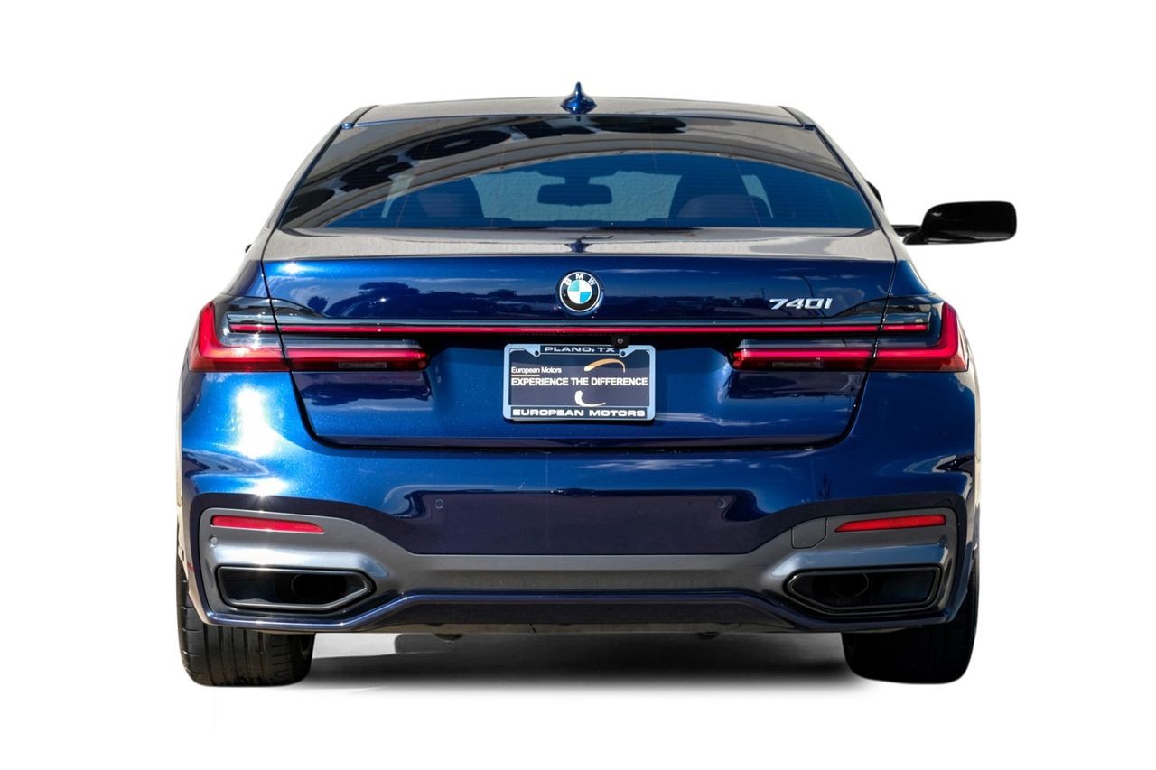 BMW 7 Series Vehicle Main Gallery Image 09