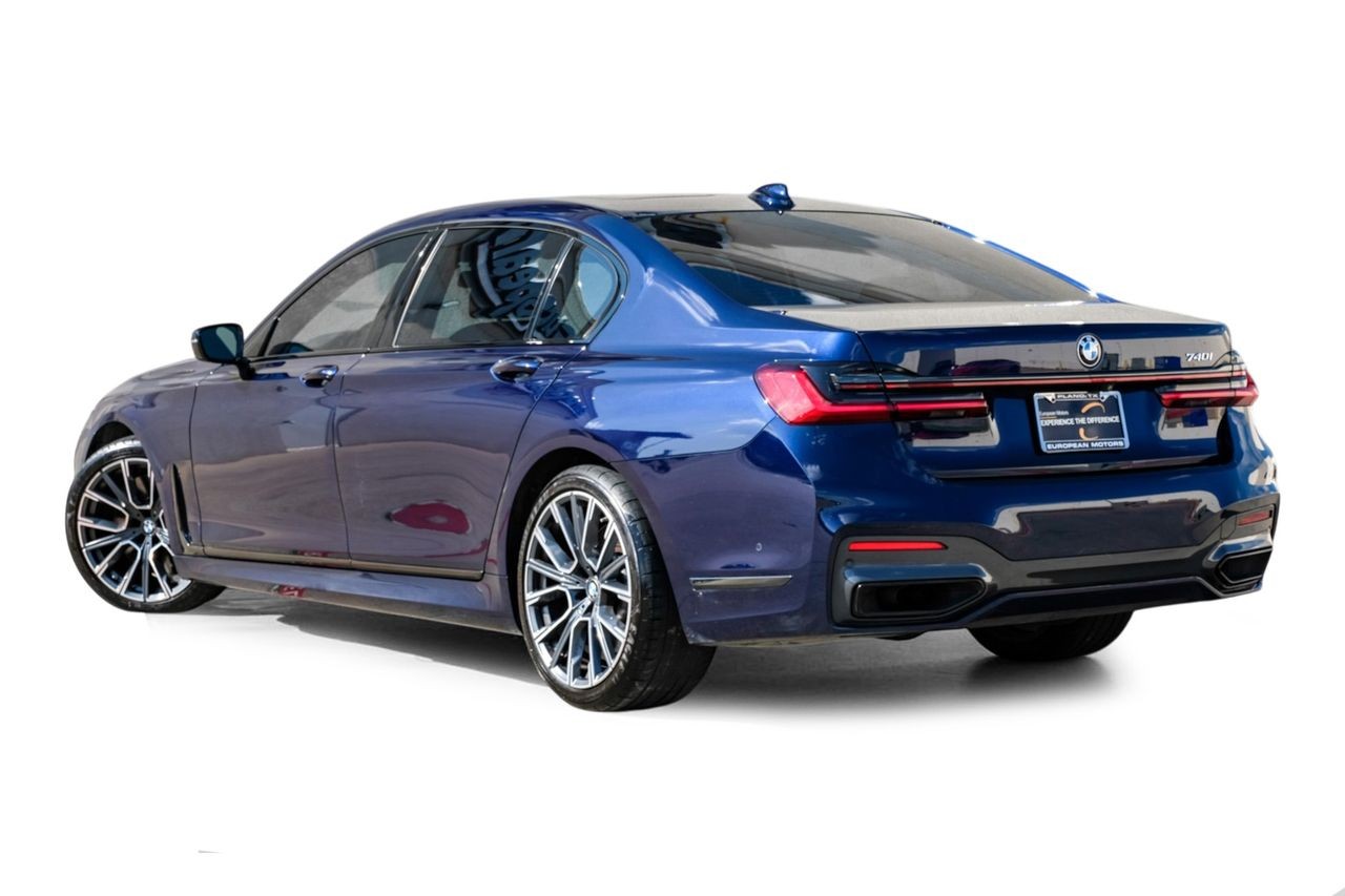 BMW 7 Series Vehicle Main Gallery Image 10