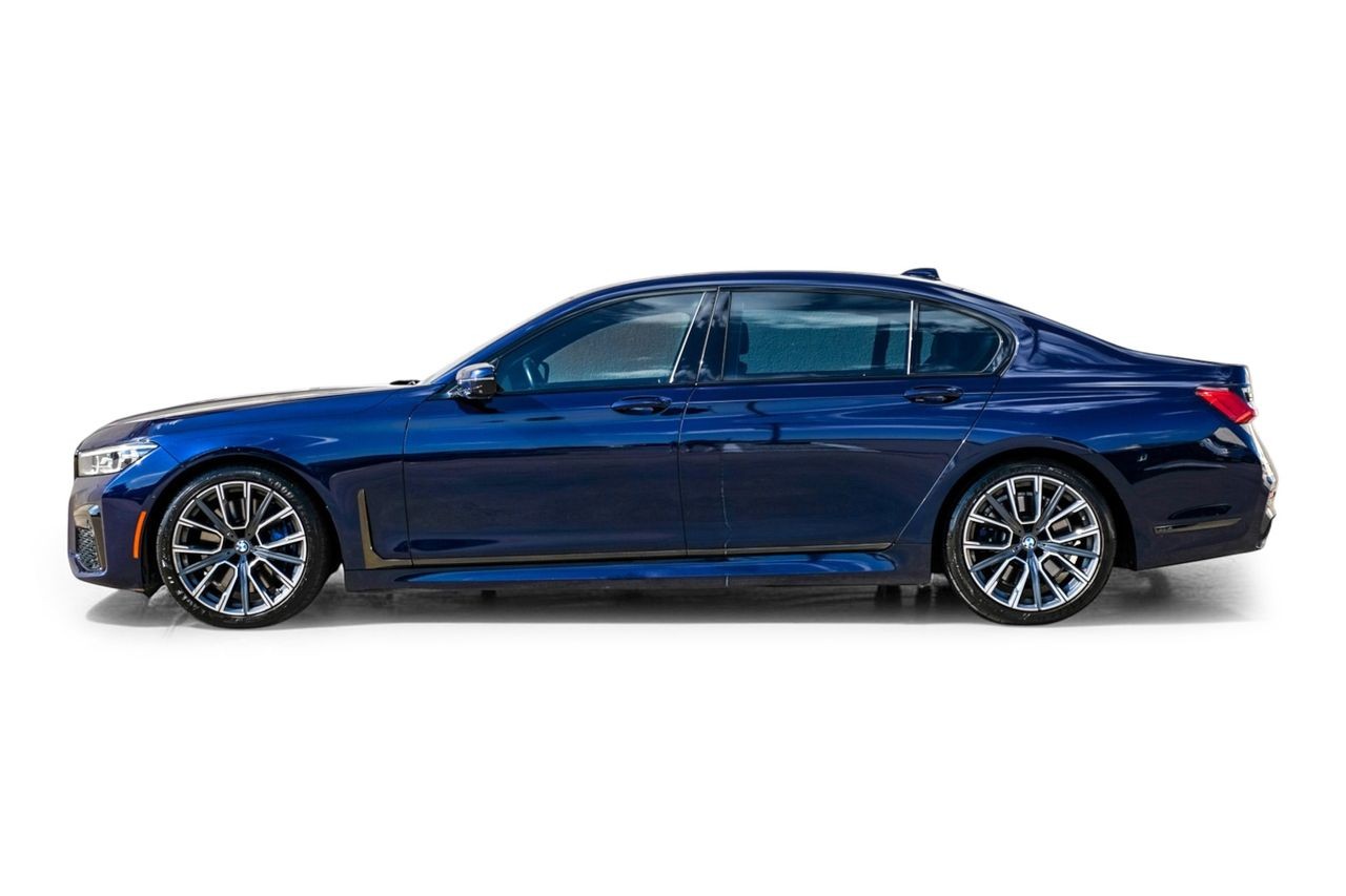 BMW 7 Series Vehicle Main Gallery Image 11