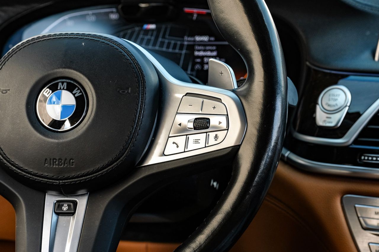 BMW 7 Series Vehicle Main Gallery Image 18