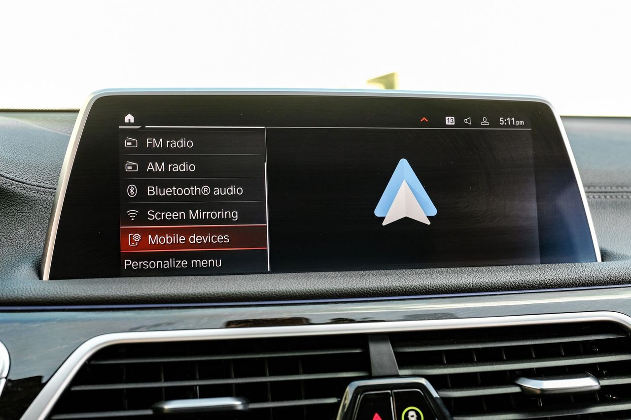 BMW 7 Series Vehicle Main Gallery Image 25