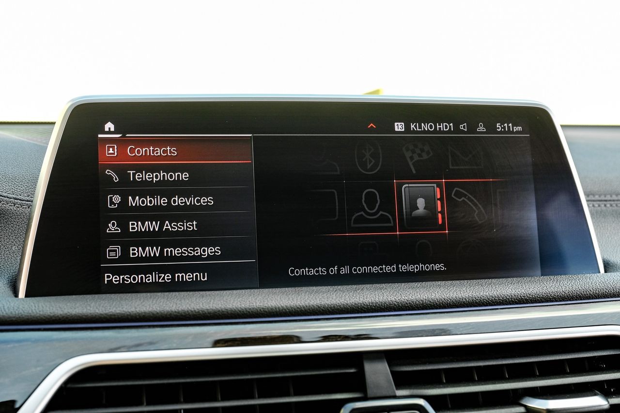 BMW 7 Series Vehicle Main Gallery Image 28