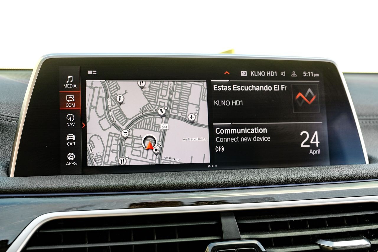 BMW 7 Series Vehicle Main Gallery Image 29