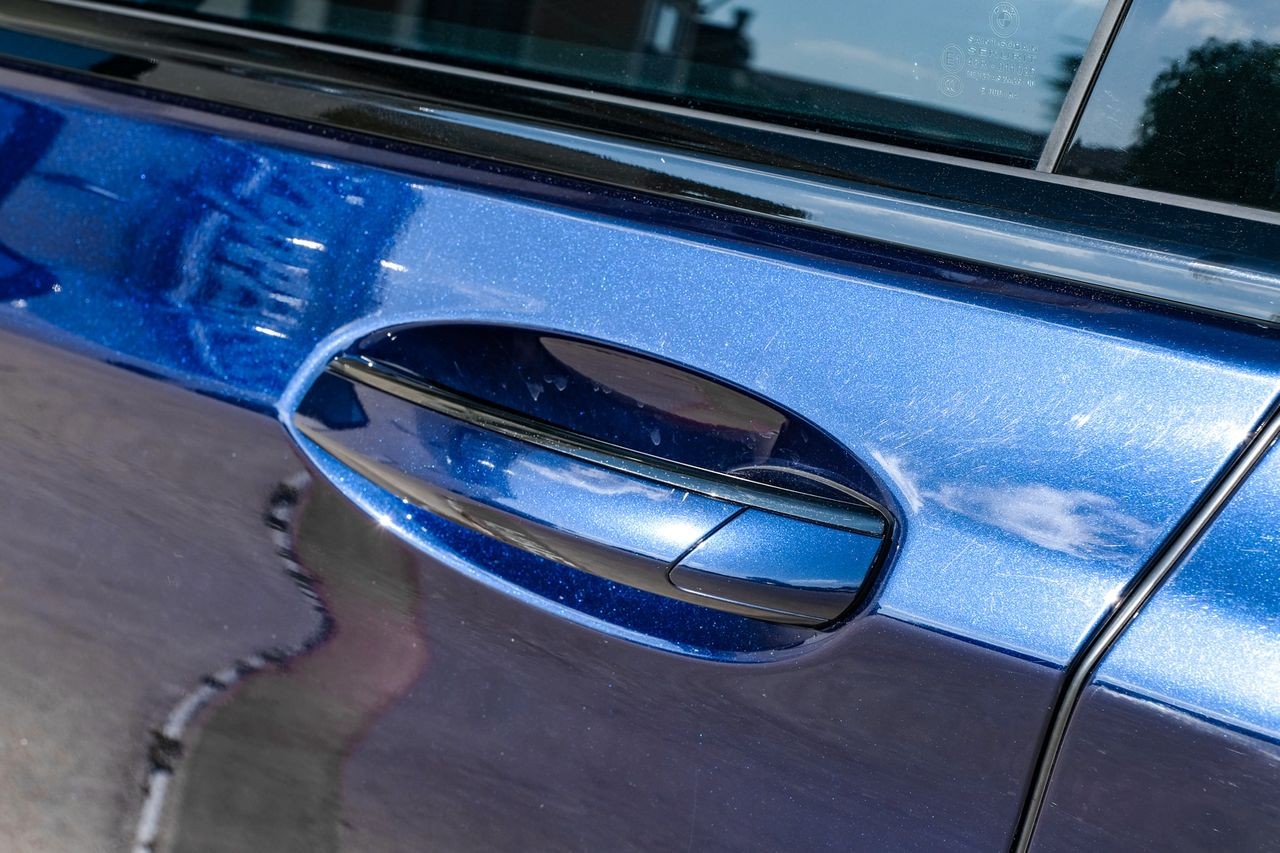 BMW 7 Series Vehicle Main Gallery Image 38