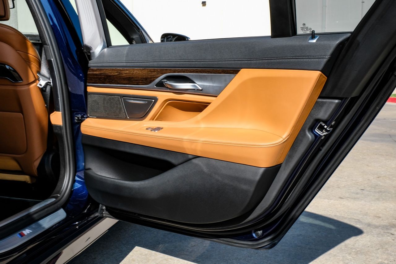 BMW 7 Series Vehicle Main Gallery Image 44