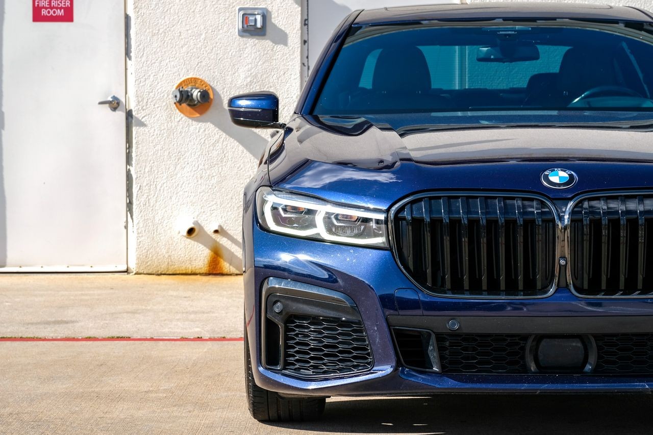 BMW 7 Series Vehicle Main Gallery Image 45