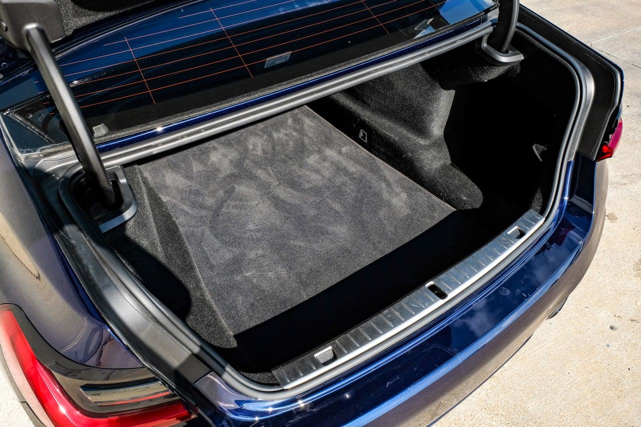 BMW 7 Series Vehicle Main Gallery Image 48