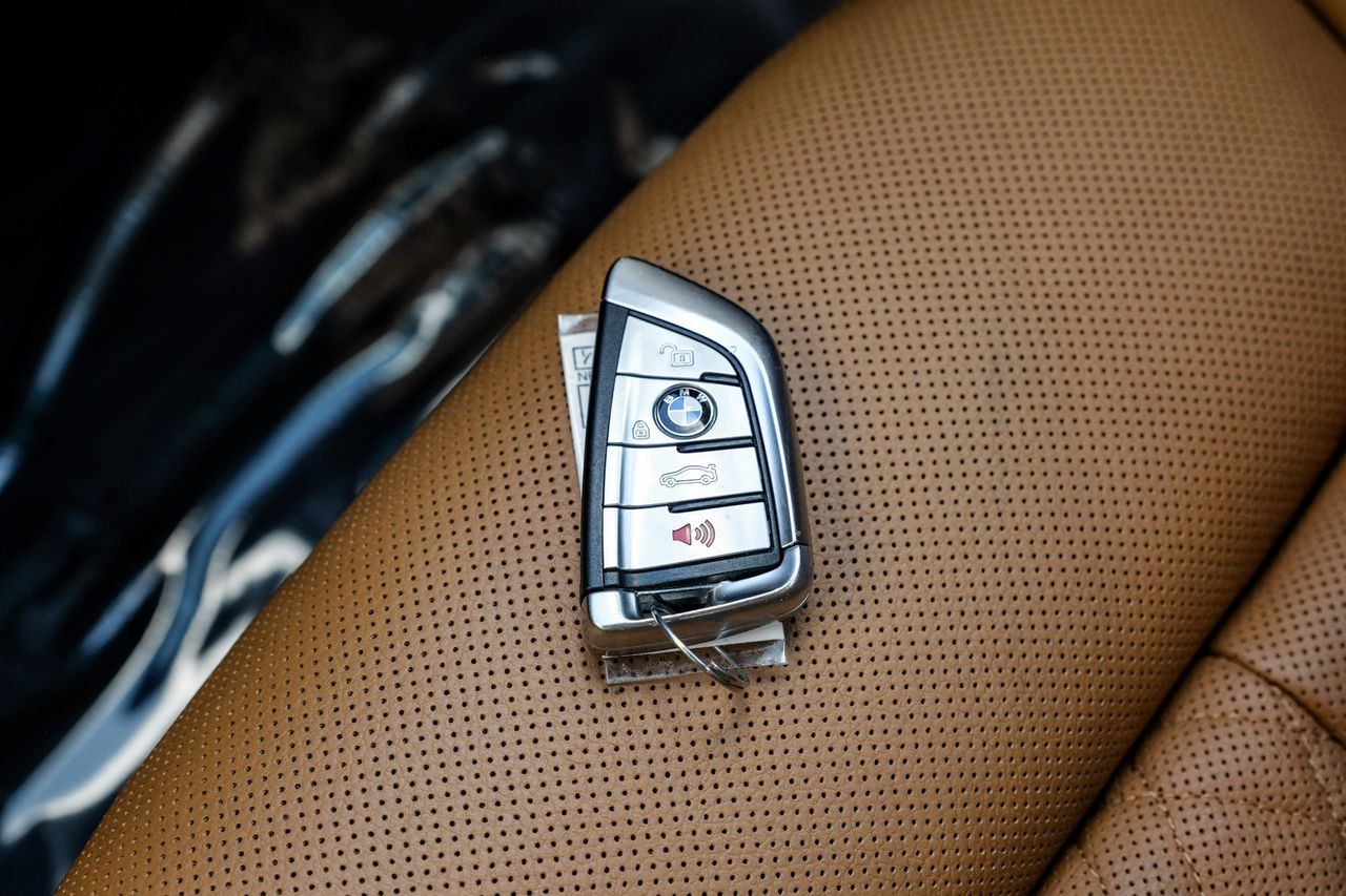 BMW 7 Series Vehicle Main Gallery Image 53