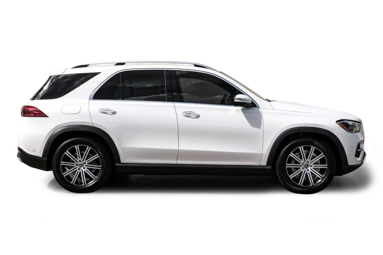 Mercedes-Benz GLE Vehicle Main Gallery Image 08