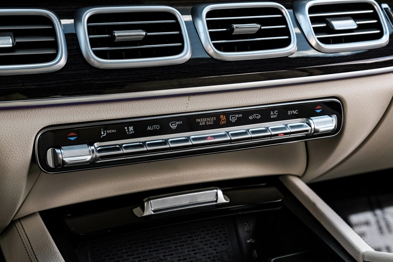 Mercedes-Benz GLE Vehicle Main Gallery Image 25