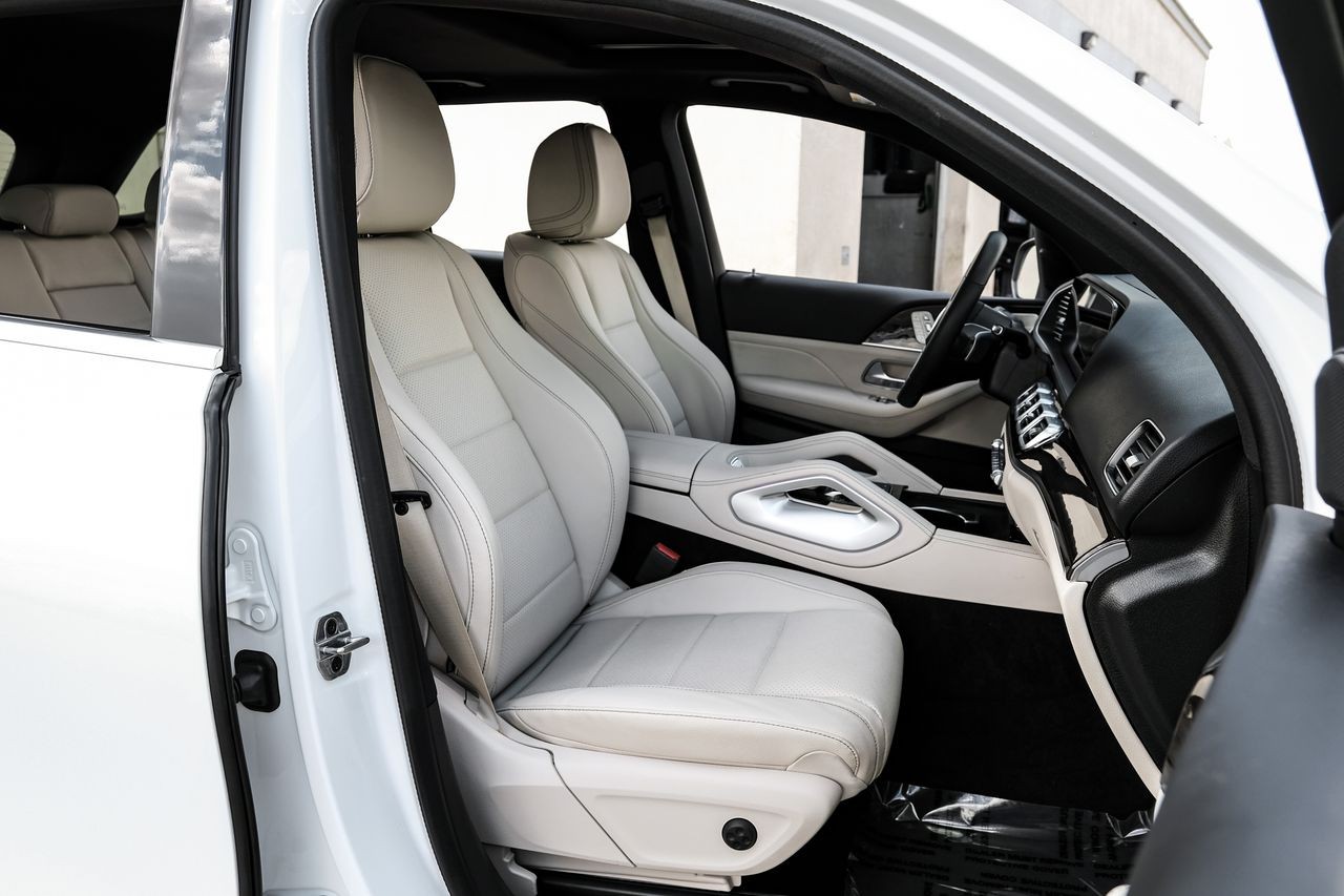 Mercedes-Benz GLE Vehicle Main Gallery Image 33