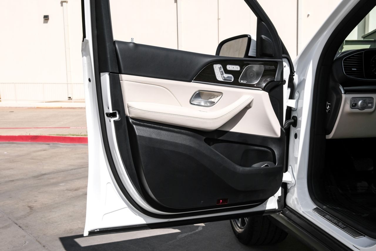 Mercedes-Benz GLE Vehicle Main Gallery Image 40