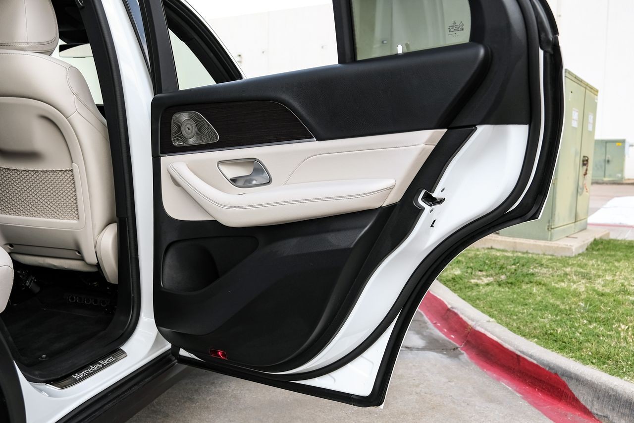 Mercedes-Benz GLE Vehicle Main Gallery Image 45