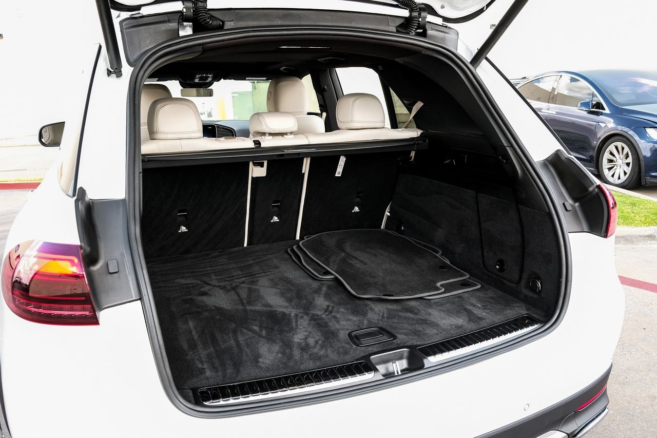 Mercedes-Benz GLE Vehicle Main Gallery Image 49