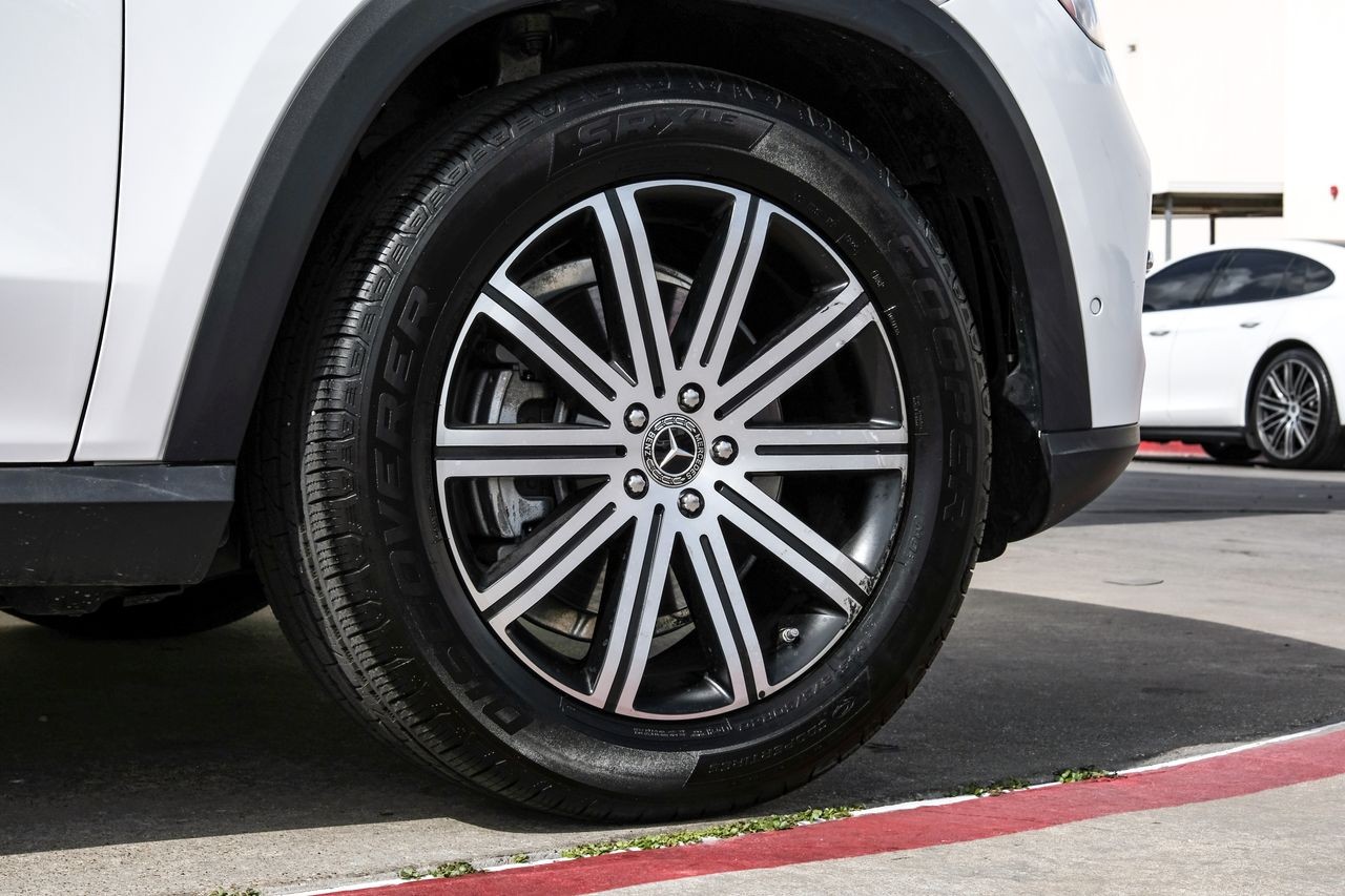 Mercedes-Benz GLE Vehicle Main Gallery Image 52