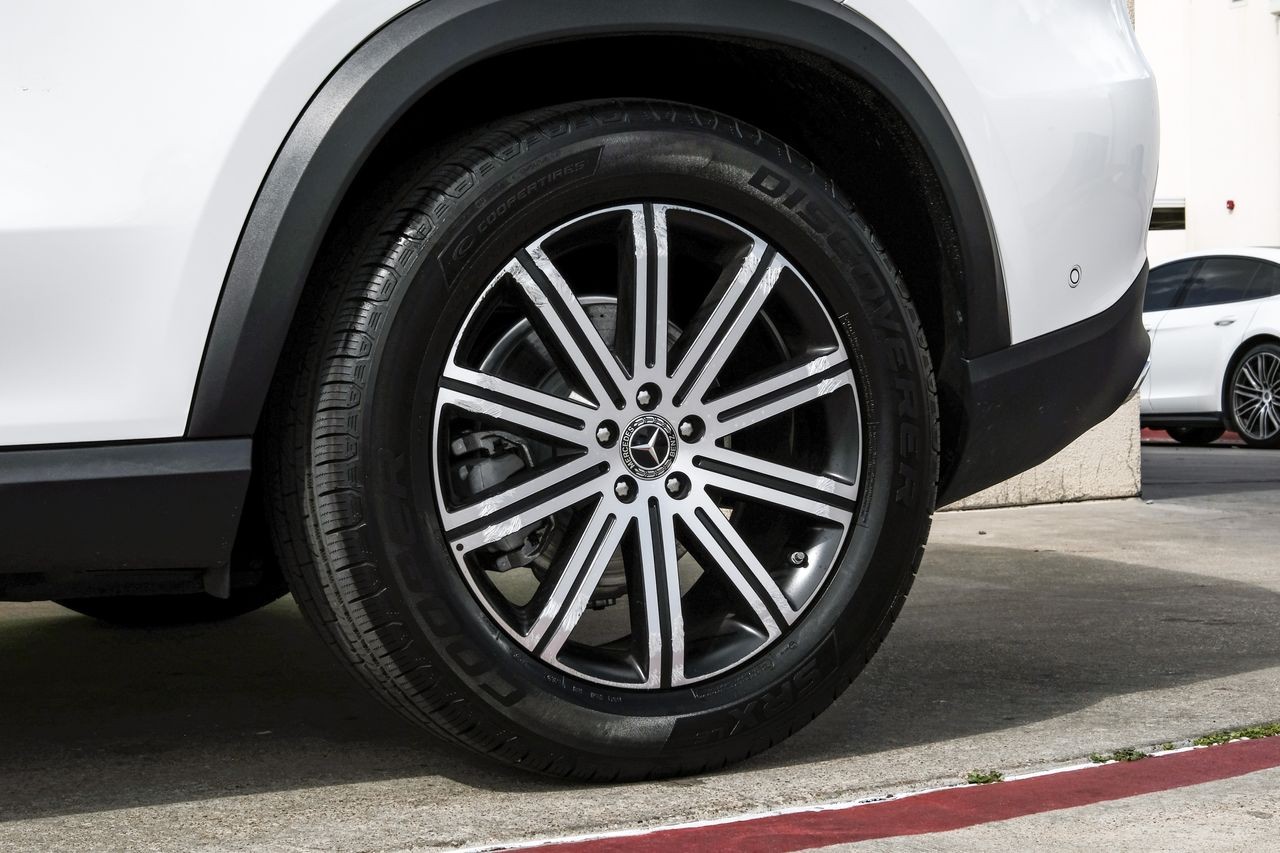 Mercedes-Benz GLE Vehicle Main Gallery Image 54