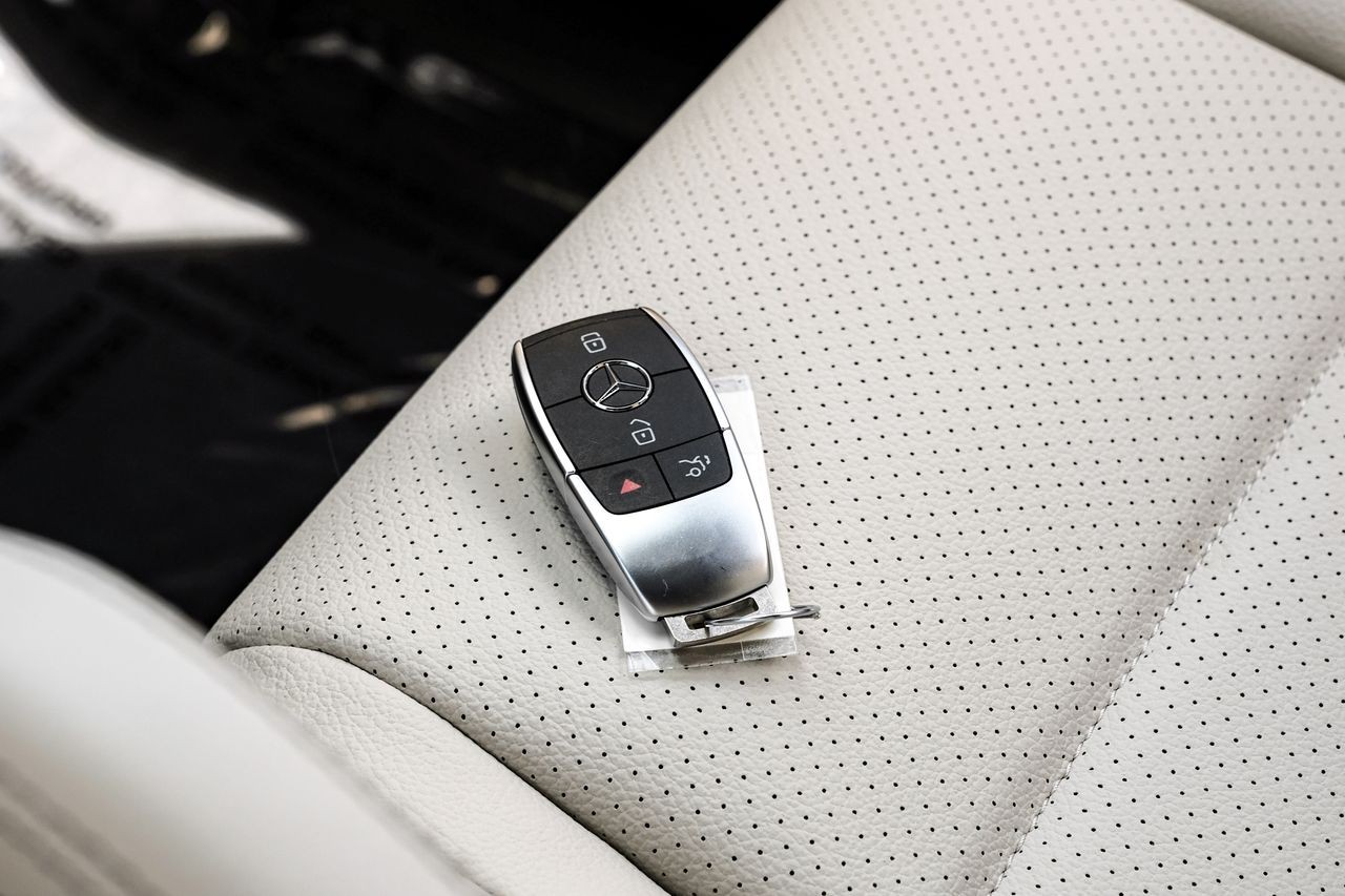 Mercedes-Benz GLE Vehicle Main Gallery Image 55