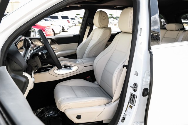 Mercedes-Benz GLE Vehicle Main Gallery Image 31