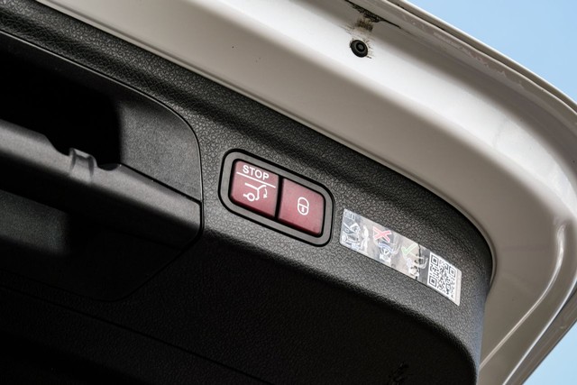 Mercedes-Benz GLE Vehicle Main Gallery Image 50