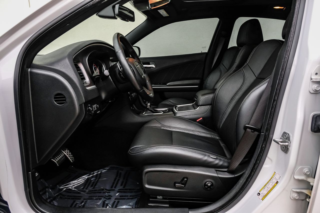Dodge Charger Vehicle Main Gallery Image 04