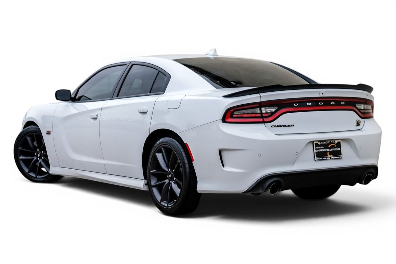 Dodge Charger Vehicle Main Gallery Image 11