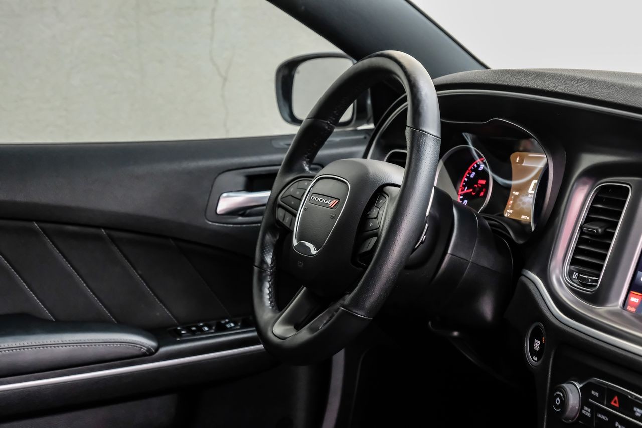Dodge Charger Vehicle Main Gallery Image 14