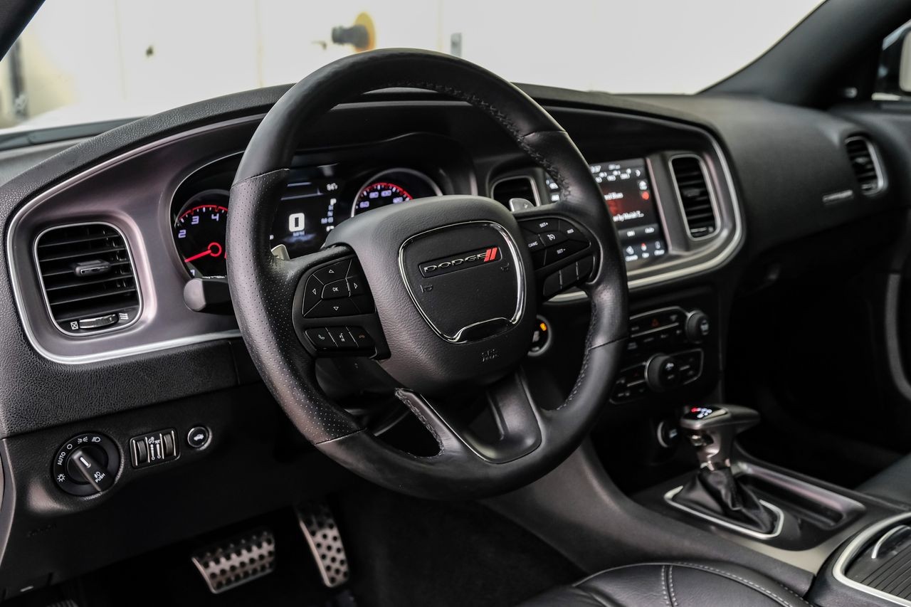 Dodge Charger Vehicle Main Gallery Image 16