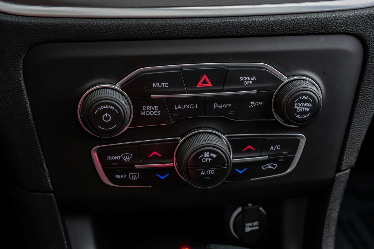 Dodge Charger Vehicle Main Gallery Image 28