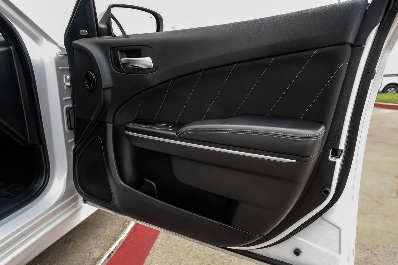 Dodge Charger Vehicle Main Gallery Image 50